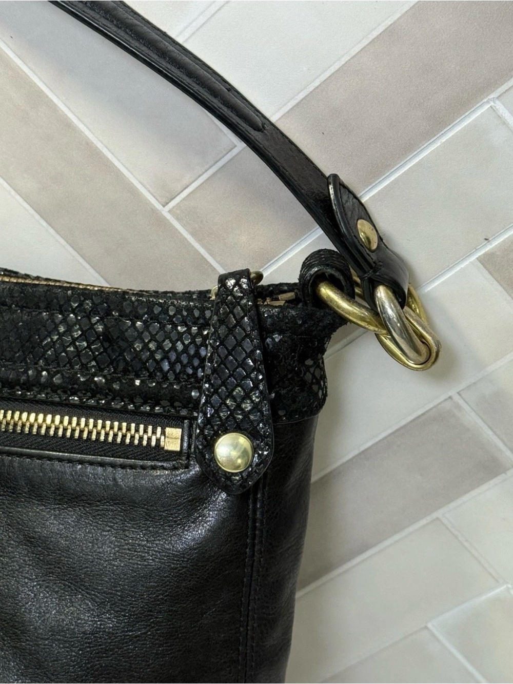 Coach Ashley Hobo Hippie Leather F20114
Pleated Shoulder Bag Handbag Purse READ - Picture 3 of 10